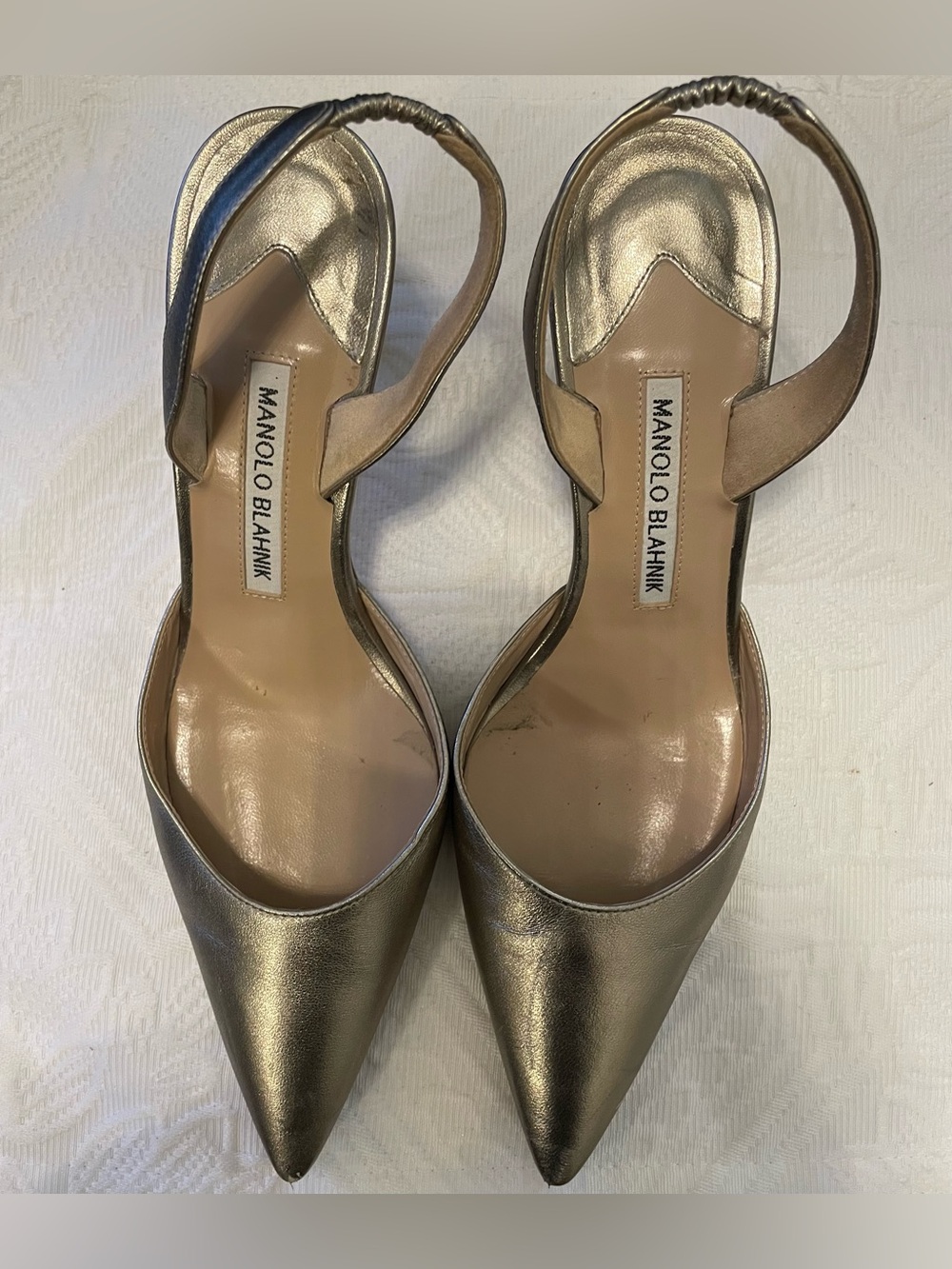Manila Blahnik Gold Metallic Carolyne Pumps. Size 37 1/2.